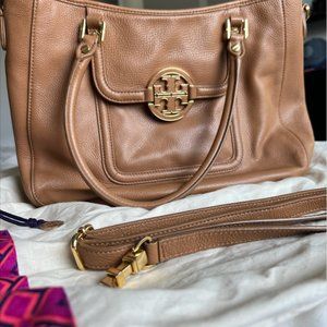 Tory Burch Amanda Soft Leather Shoulder Bag